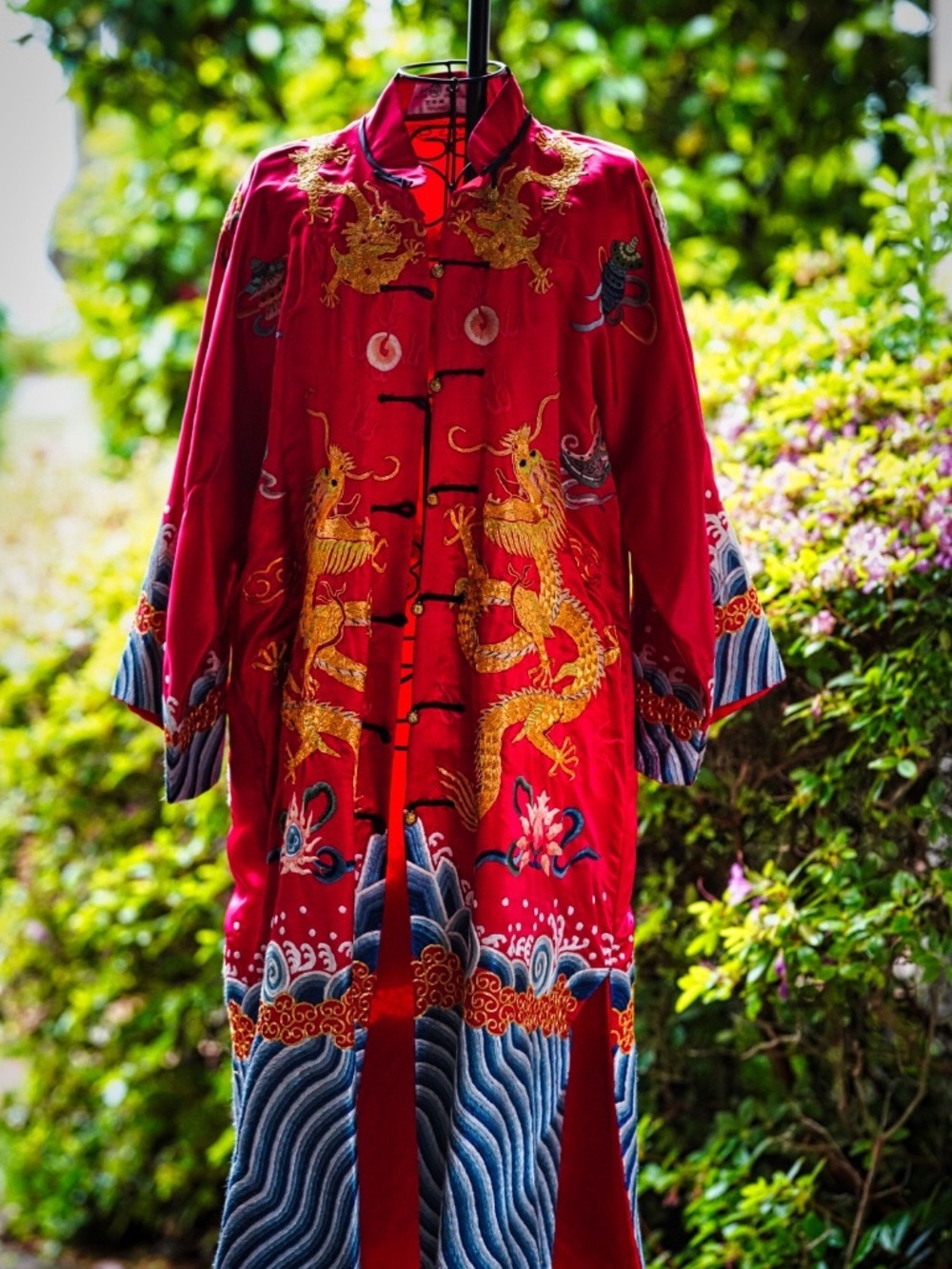 VTG Jingbong Yihuge Embroidered Dragon Robe - Imperial Red - Medium/Large